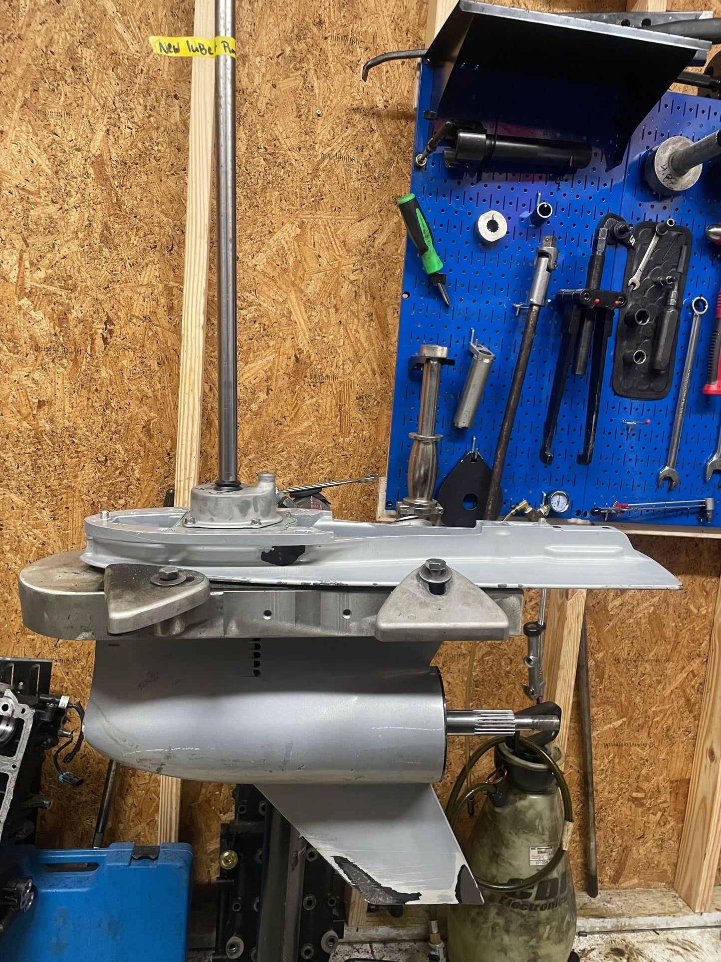 Mercury Verado Lower Unit V8 / V10 25" Left Hand 8M0137407 1.85 300hp-450hp