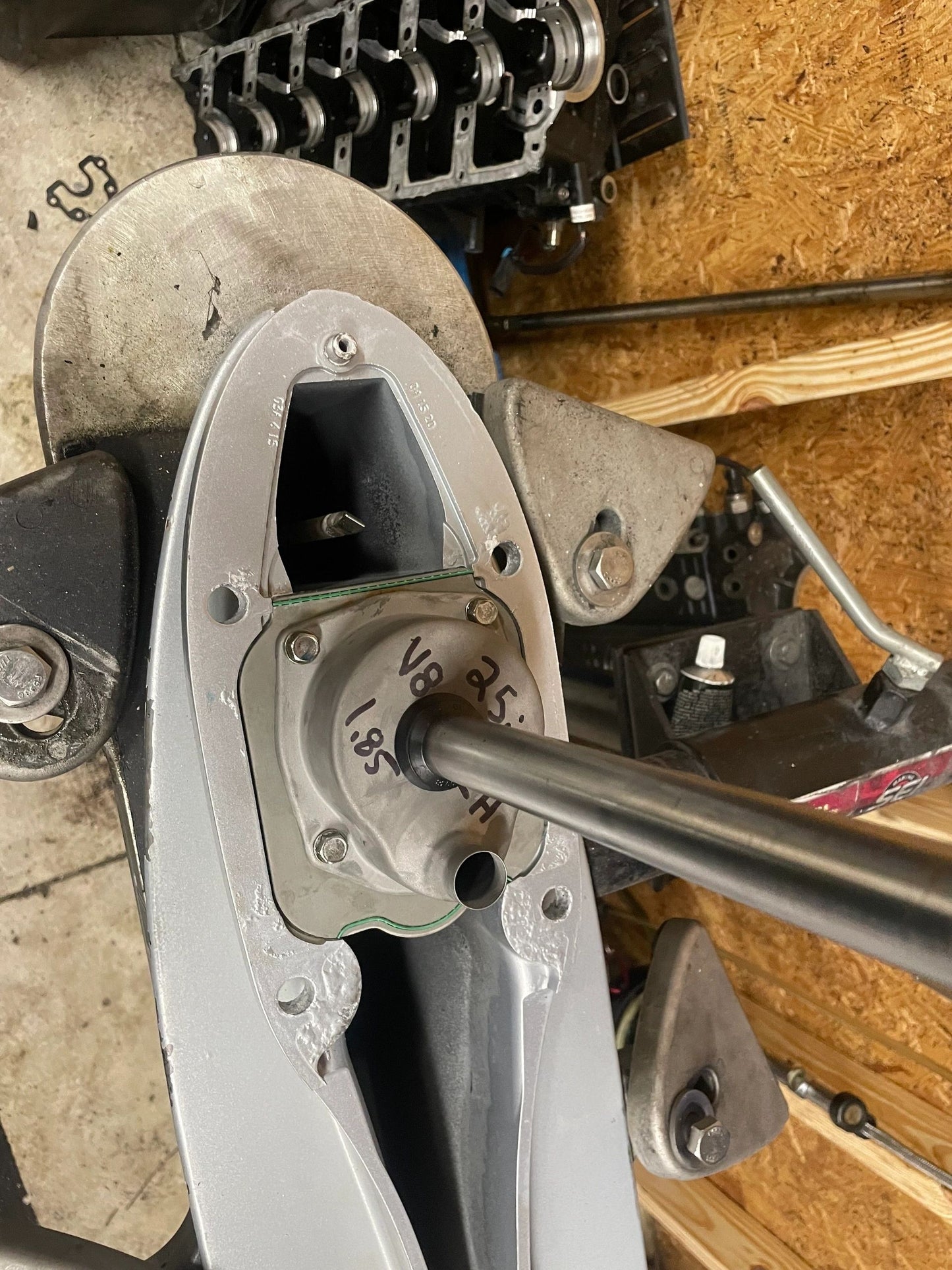 Mercury Verado Lower Unit V8 / V10 25" Left Hand 8M0137407 1.85 300hp-450hp