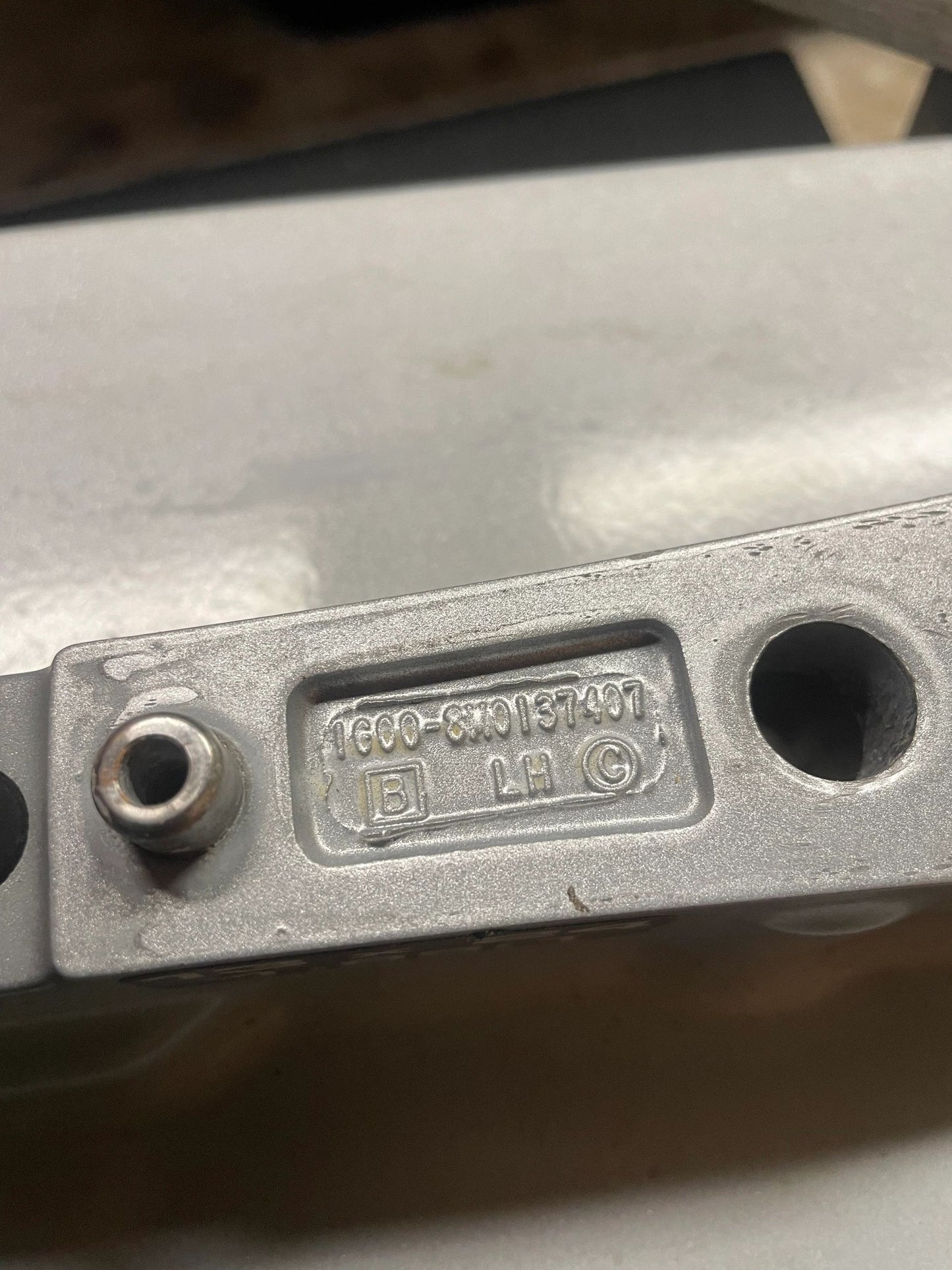 Mercury Verado Lower Unit V8 / V10 25" Left Hand 8M0137407 1.85 300hp-450hp